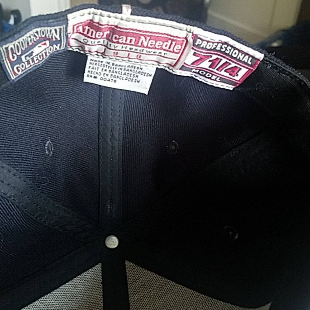 Philly's hat - Picture 3 of 3
